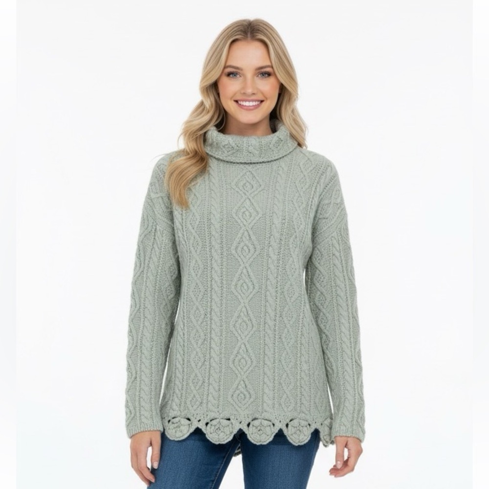 Yarnworks hand knit sweater size large